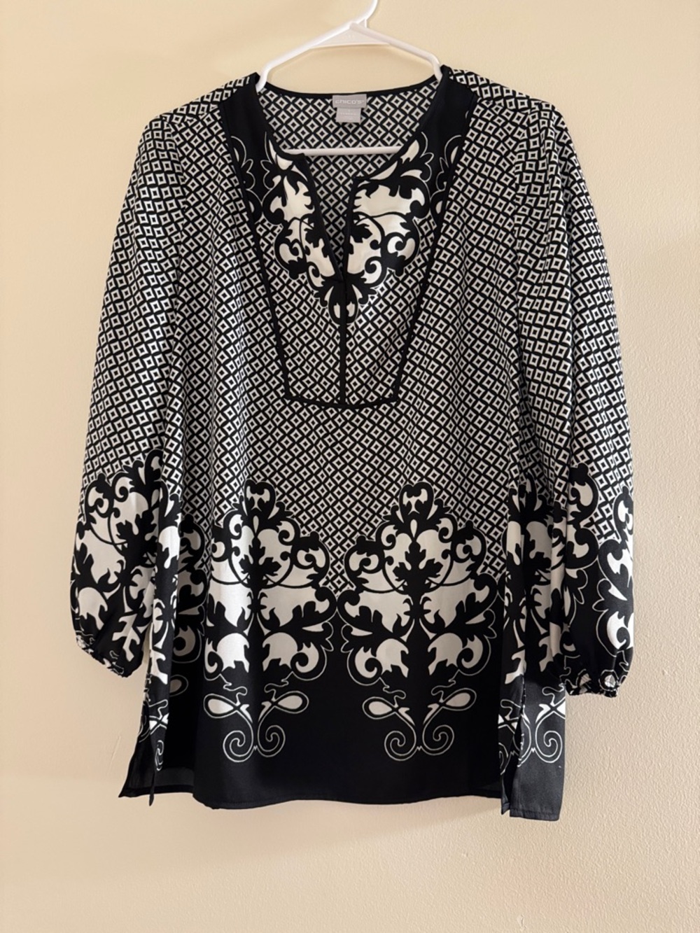 SALE CHICO’S B&W Print Satin Blouse